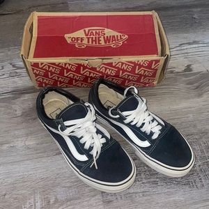 Vans old skill black and white shoes sneaker size 4 men/ 5.5 women